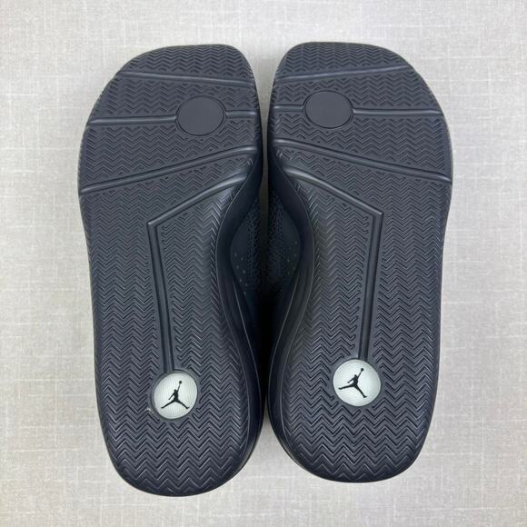 ?‍⬛ 2016 Jordan Reveal “Triple Black” 9M